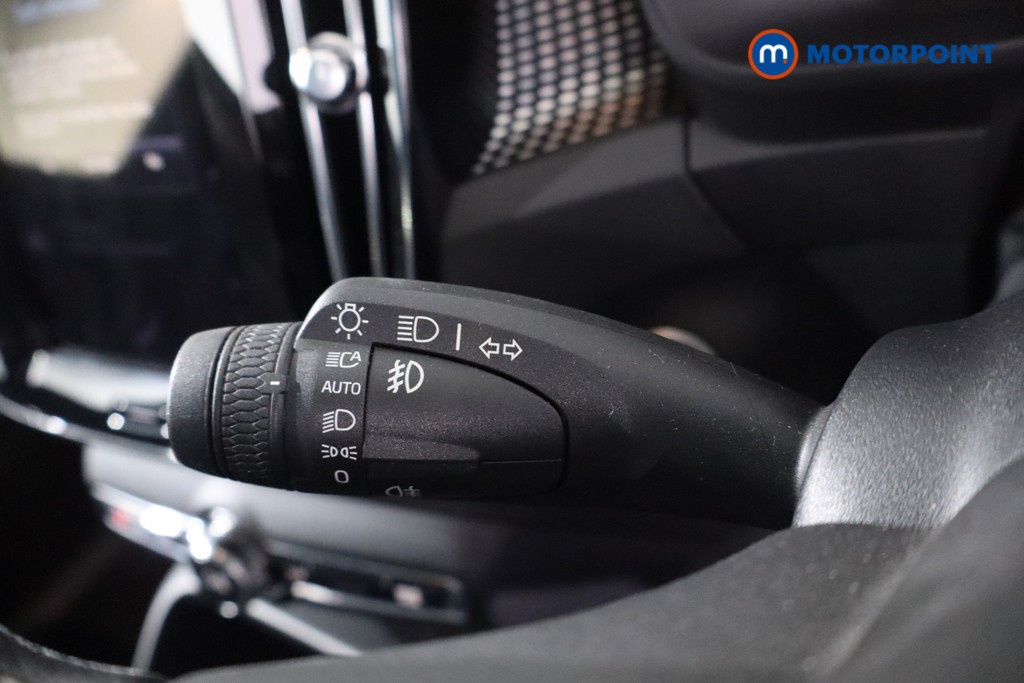 Volvo Xc40 R Design Pro Automatic Petrol SUV - Stock Number (1580354) - 17th supplementary image