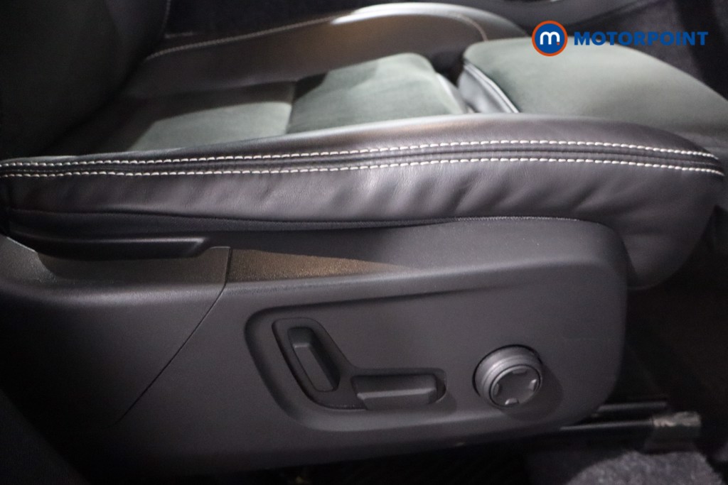 Volvo Xc40 R Design Pro Automatic Petrol SUV - Stock Number (1580354) - 24th supplementary image