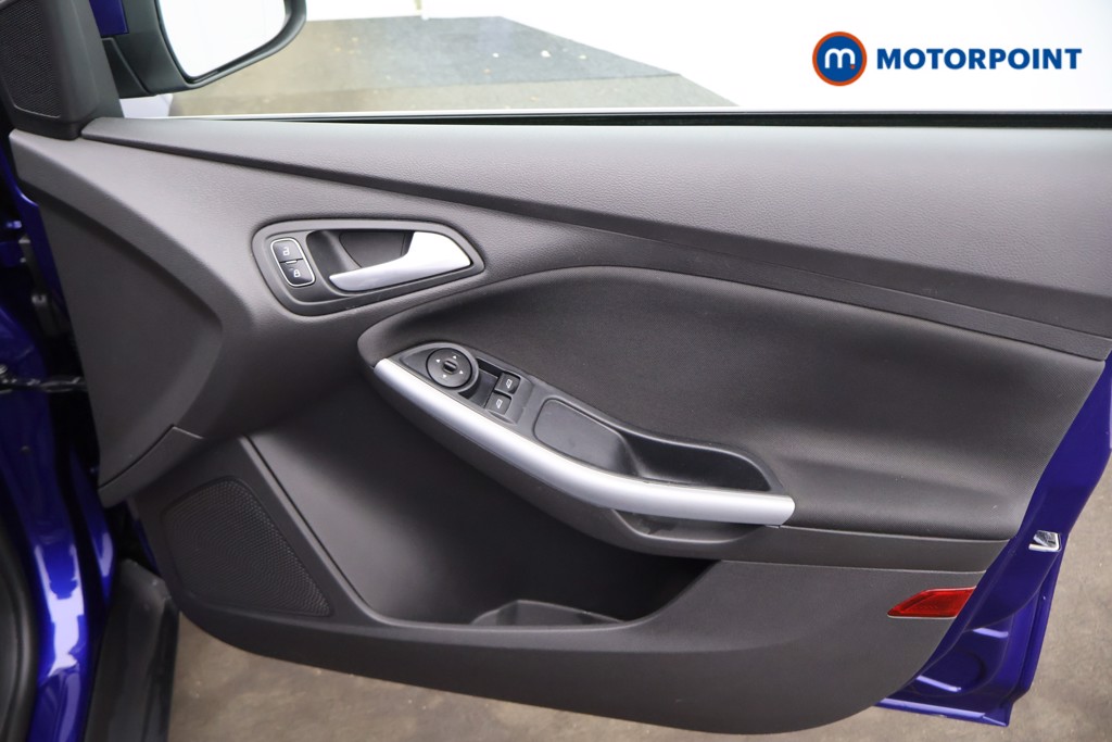 Ford Focus Zetec Edition Manual Petrol Hatchback - Stock Number (1580739) - 9th supplementary image