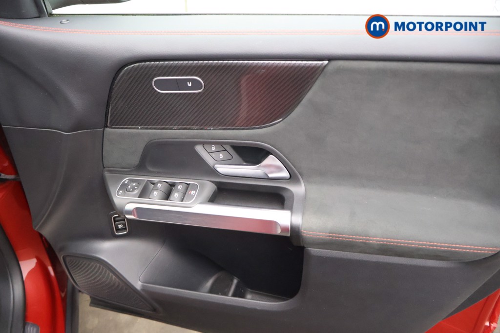 Mercedes-Benz GLB Amg Line Automatic Petrol SUV - Stock Number (1581451) - 9th supplementary image