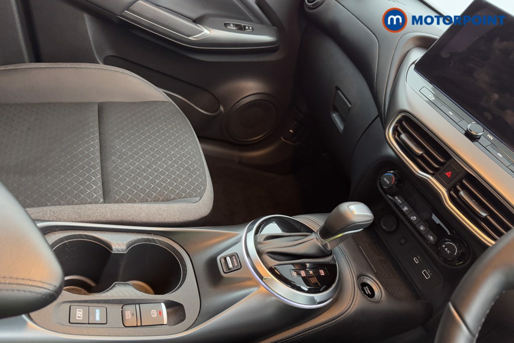 Nissan Juke N-Connecta Automatic Petrol-Electric Hybrid SUV - Stock Number (1581463) - 15th supplementary image