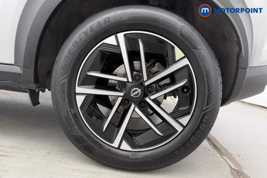 Nissan Juke N-Connecta Automatic Petrol-Electric Hybrid SUV - Stock Number (1581463) - 30th supplementary image