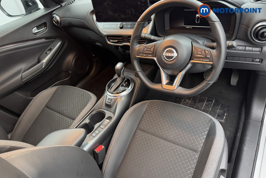 Nissan Juke N-Connecta Automatic Petrol-Electric Hybrid SUV - Stock Number (1581463) - 1st supplementary image