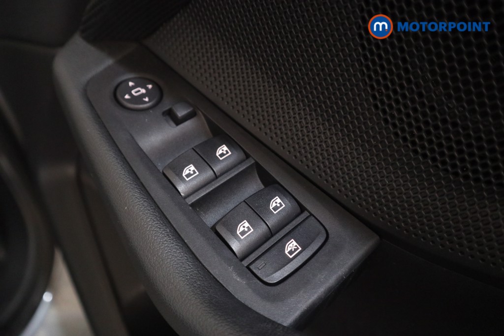 BMW 2 Series Sport Manual Petrol Saloon - Stock Number (1581802) - 11th supplementary image