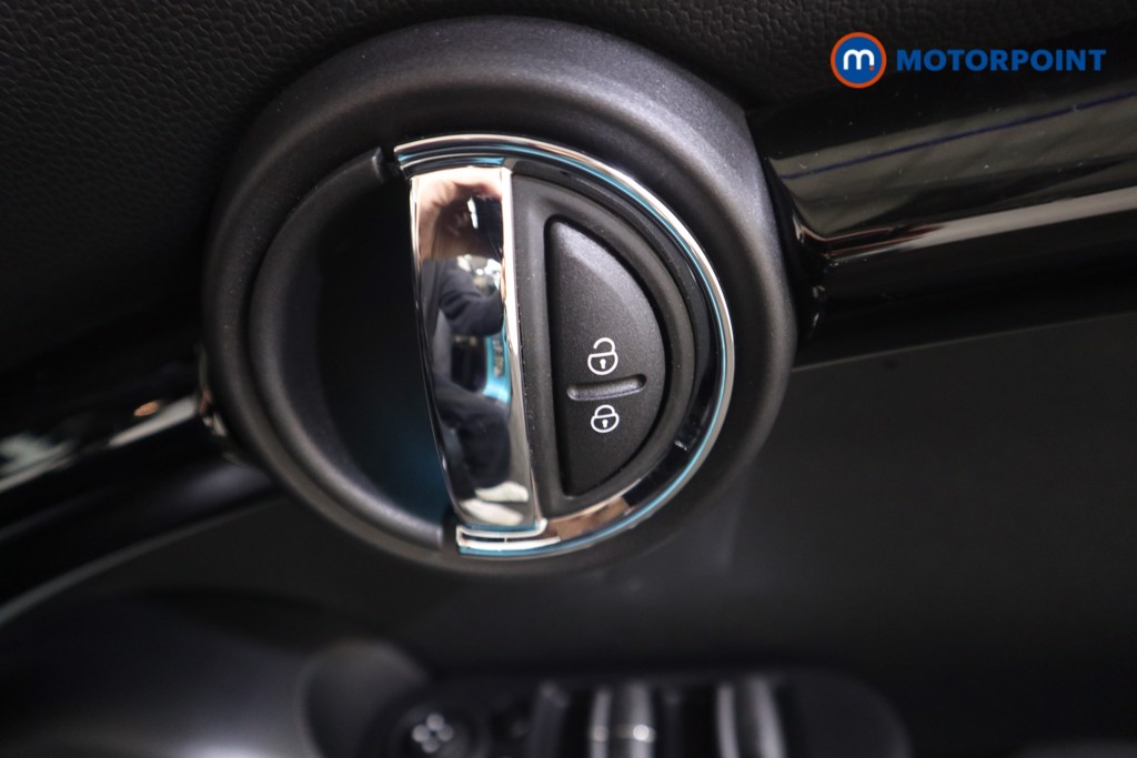 Mini Convertible Cooper S Seaside Edition Automatic Petrol Convertible - Stock Number (1581864) - 12th supplementary image