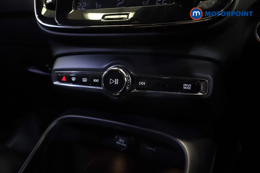 Volvo Xc40 R Design Pro Automatic Diesel SUV - Stock Number (1582353) - 17th supplementary image