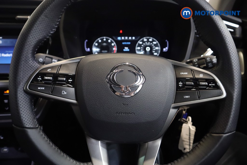Ssangyong Korando Ventura Manual Petrol SUV - Stock Number (1582663) - 8th supplementary image