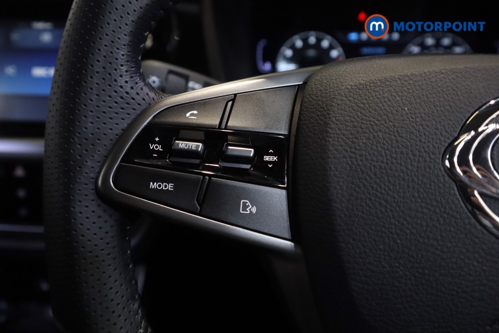 Ssangyong Korando Ventura Manual Petrol SUV - Stock Number (1582663) - 9th supplementary image