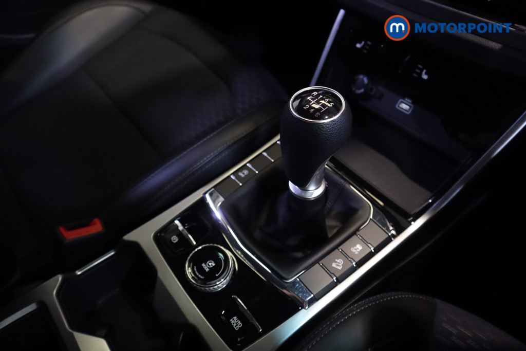 Ssangyong Korando Ventura Manual Petrol SUV - Stock Number (1582663) - 19th supplementary image