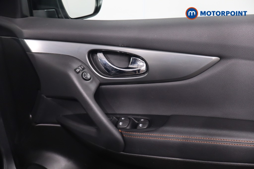 Nissan Qashqai N-Motion Automatic Petrol SUV - Stock Number (1583054) - 23rd supplementary image