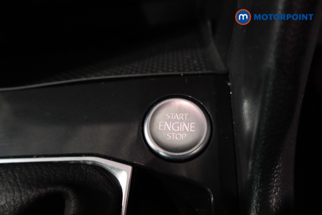 Volkswagen Tiguan R-Line Edition Automatic Petrol SUV - Stock Number (1583102) - 13th supplementary image