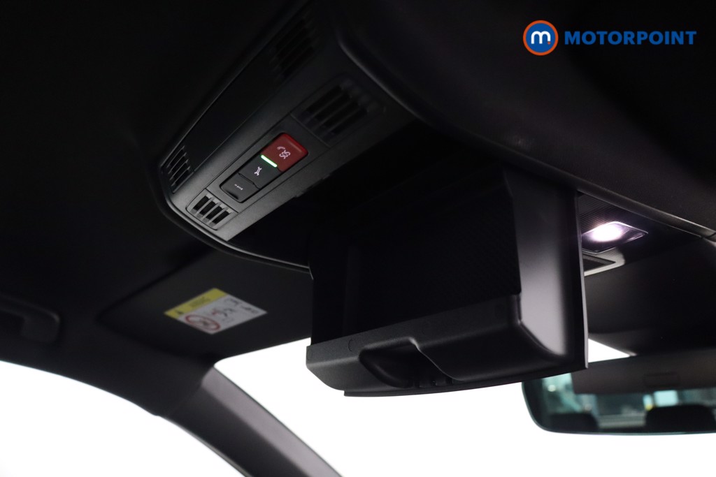 Volkswagen Tiguan R-Line Edition Automatic Petrol SUV - Stock Number (1583102) - 22nd supplementary image