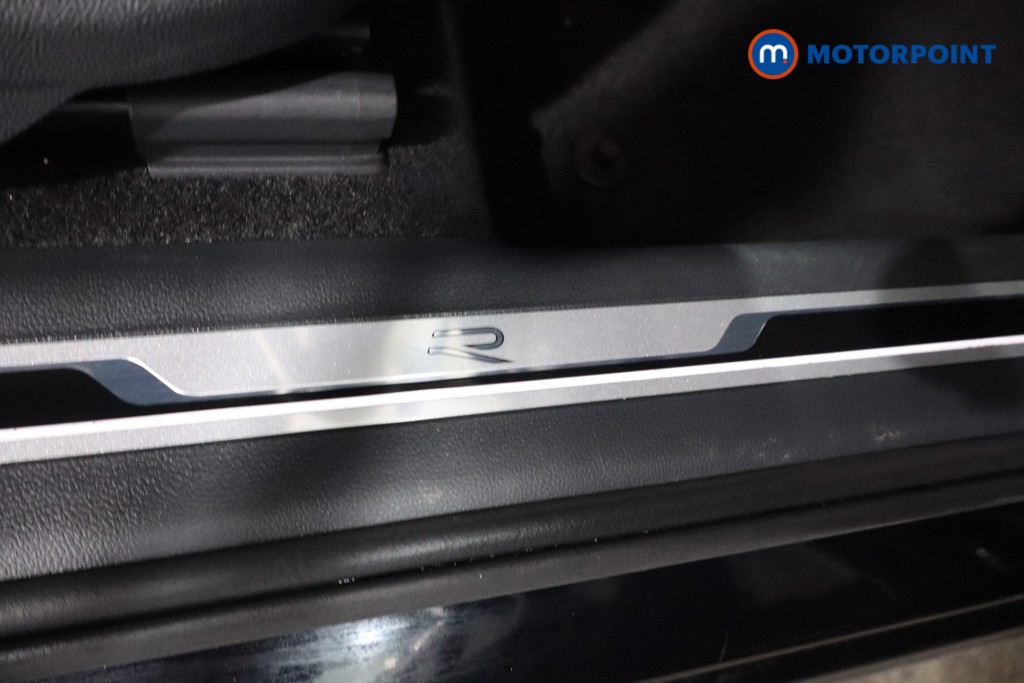 Volkswagen Tiguan R-Line Edition Automatic Petrol SUV - Stock Number (1583102) - 23rd supplementary image