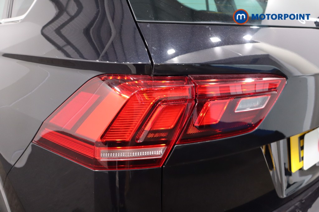 Volkswagen Tiguan R-Line Edition Automatic Petrol SUV - Stock Number (1583102) - 36th supplementary image