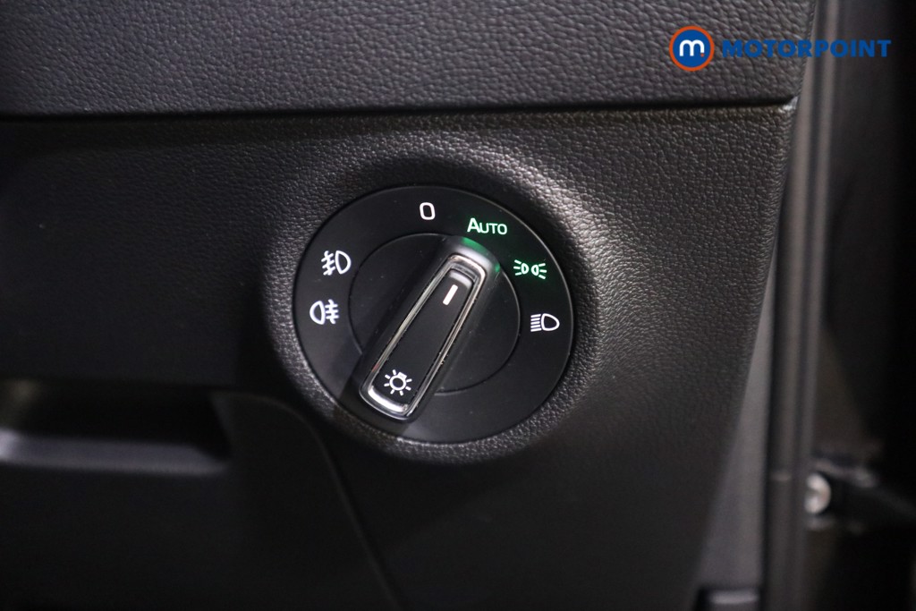 Skoda Karoq Se L Manual Petrol SUV - Stock Number (1529472) - 9th supplementary image