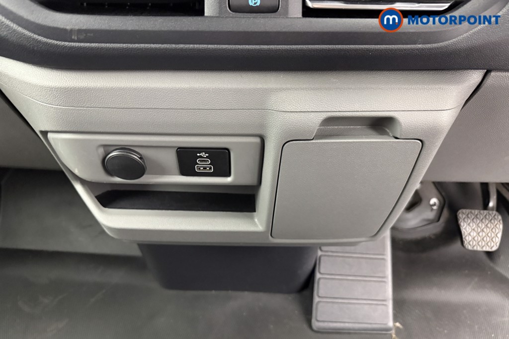 Ford Transit Custom Limited Automatic Diesel Panel Van - Stock Number (1570108) - 10th supplementary image
