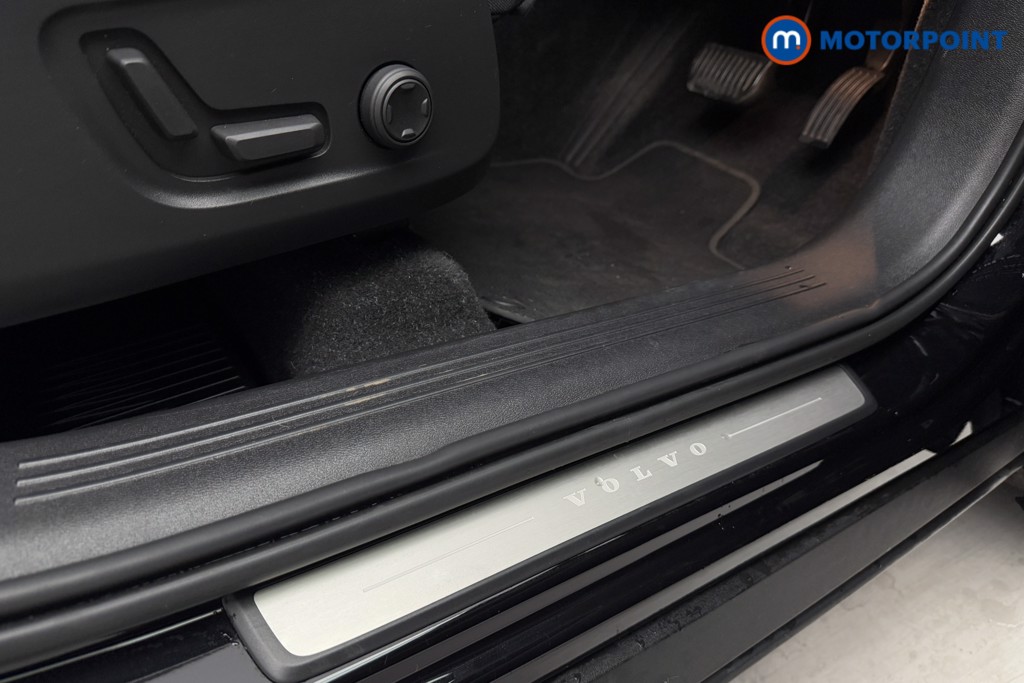 Volvo Xc40 Plus Automatic Petrol SUV - Stock Number (1570111) - 15th supplementary image