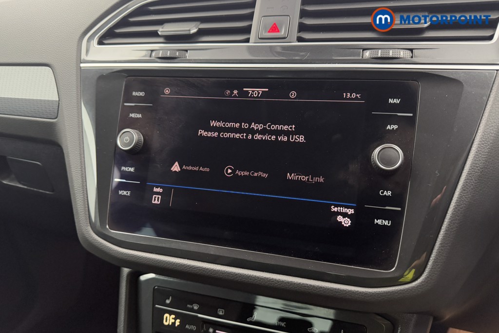 Volkswagen Tiguan Life Manual Petrol SUV - Stock Number (1571228) - 10th supplementary image