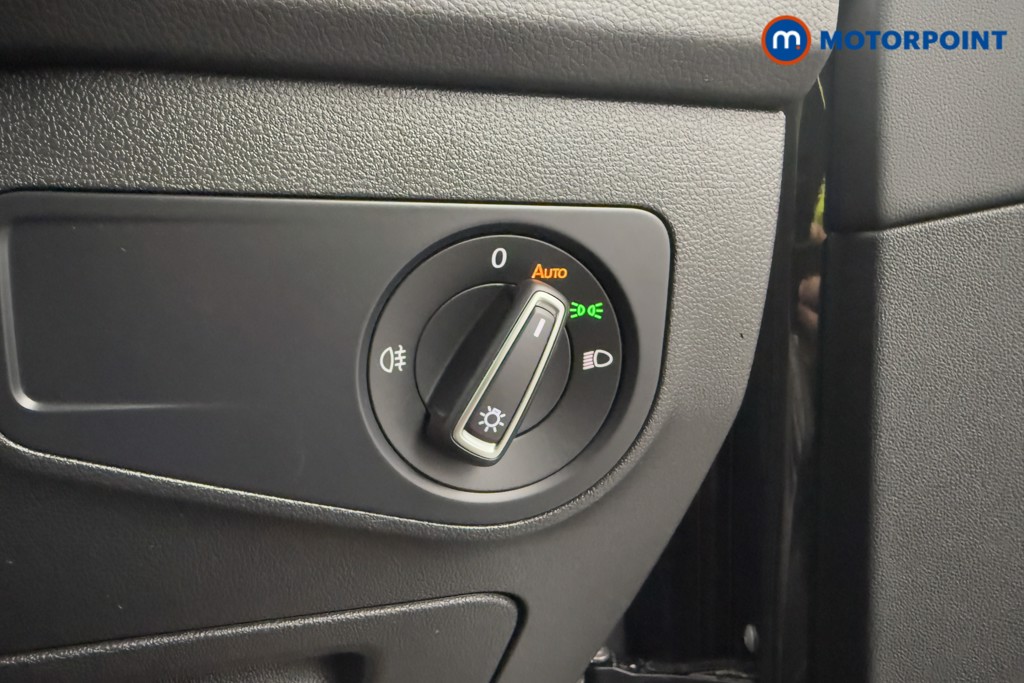 Volkswagen Tiguan Life Manual Petrol SUV - Stock Number (1571228) - 14th supplementary image