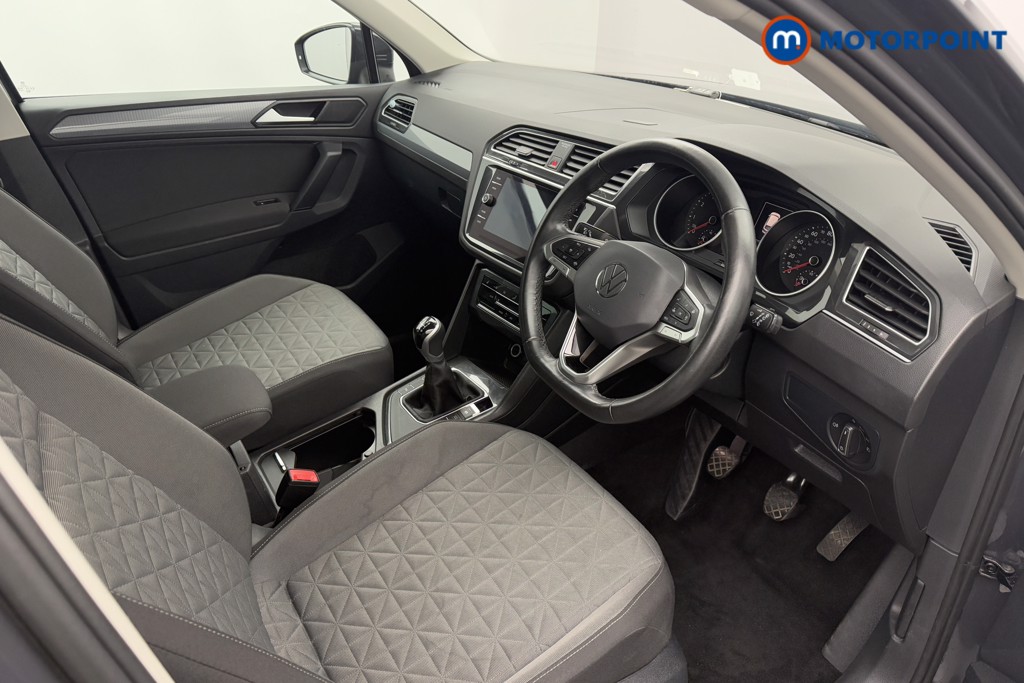Volkswagen Tiguan Life Manual Petrol SUV - Stock Number (1571228) - 1st supplementary image