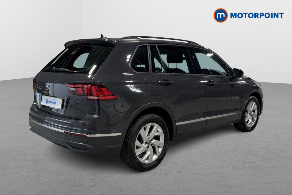 Volkswagen Tiguan Life Manual Petrol SUV - Stock Number (1571228) - Drivers side rear corner