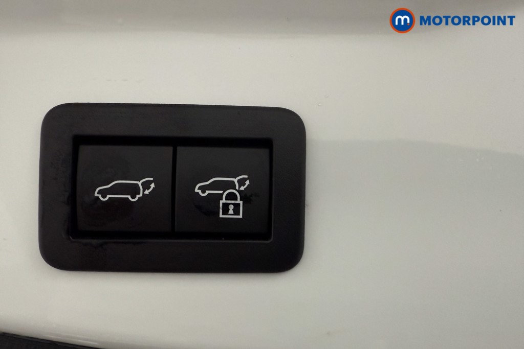 Toyota C-Hr Design Automatic Petrol Plug-In Hybrid SUV - Stock Number (1571566) - 27th supplementary image