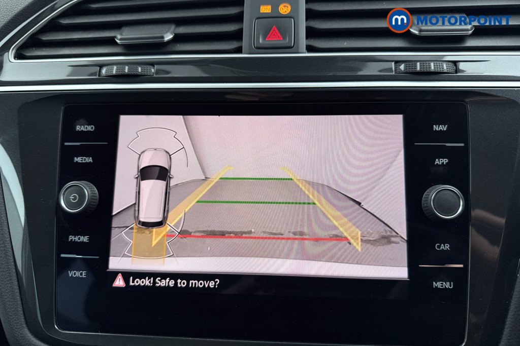 Volkswagen Tiguan Elegance Automatic Petrol SUV - Stock Number (1572582) - 12th supplementary image