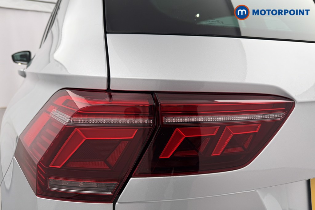 Volkswagen Tiguan Elegance Automatic Petrol SUV - Stock Number (1572582) - 29th supplementary image
