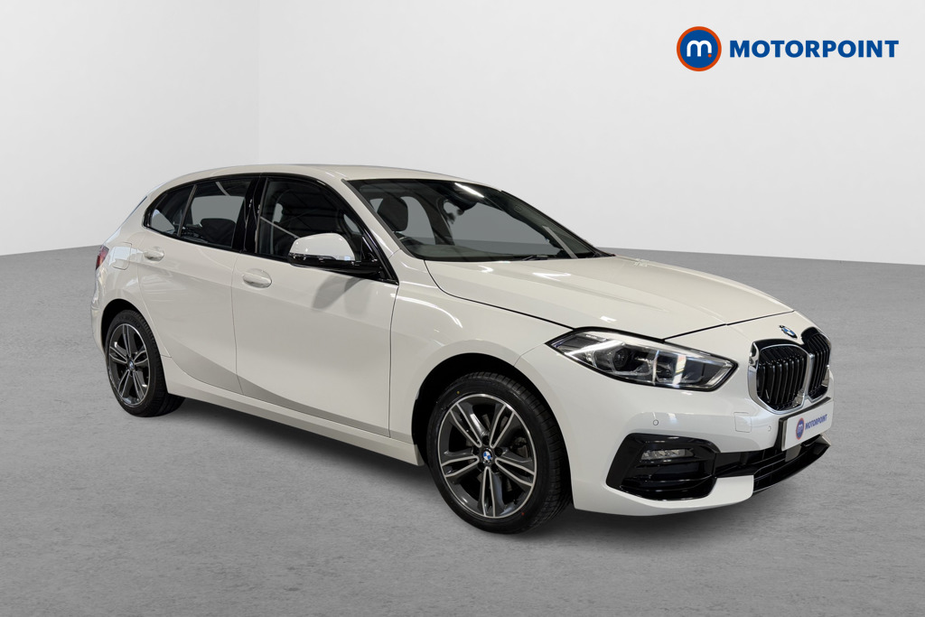 BMW 1 Series Sport Manual Petrol Hatchback - Stock Number (1572909) - Drivers side front corner