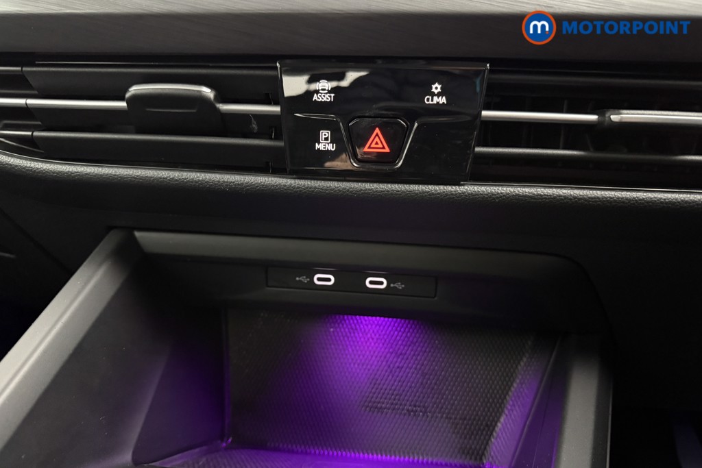 Volkswagen Golf Style Manual Petrol Hatchback - Stock Number (1573763) - 15th supplementary image