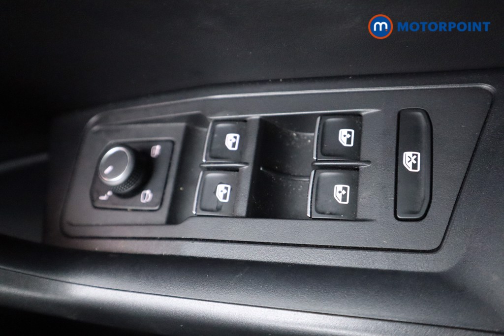 Volkswagen T-Roc R-Line Automatic Petrol SUV - Stock Number (1573859) - 11th supplementary image