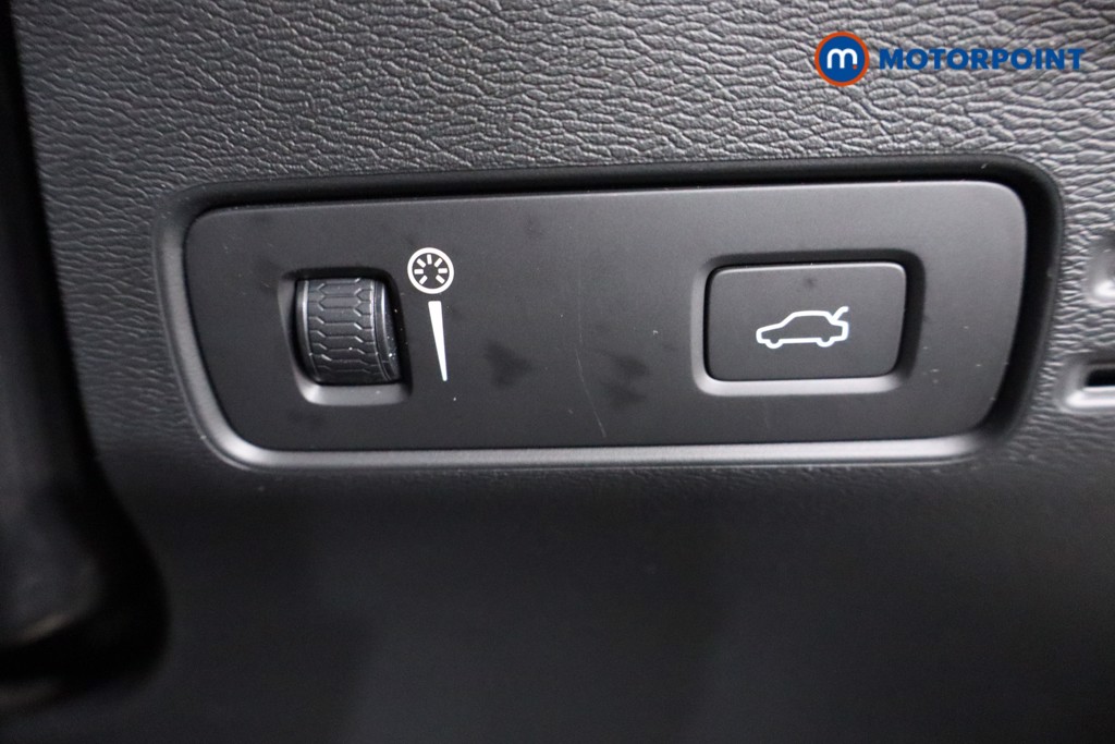 Volvo Xc40 R Design Automatic Petrol SUV - Stock Number (1574425) - 18th supplementary image