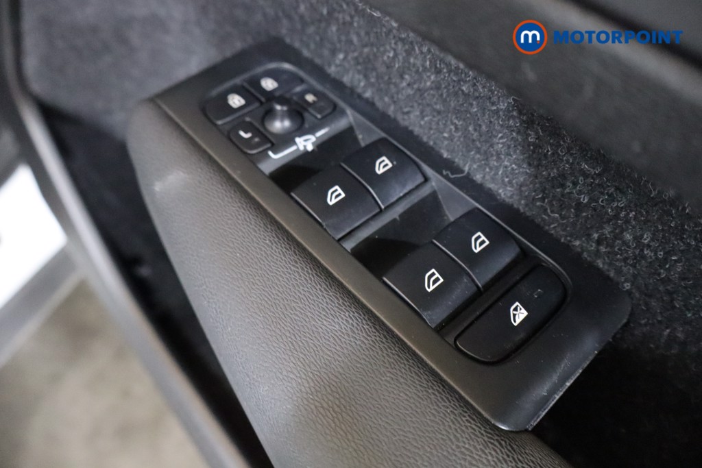 Volvo Xc40 R Design Automatic Petrol SUV - Stock Number (1574425) - 19th supplementary image