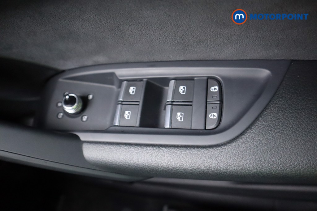 Audi Q5 S Line Automatic Petrol Plug-In Hybrid SUV - Stock Number (1574686) - 10th supplementary image