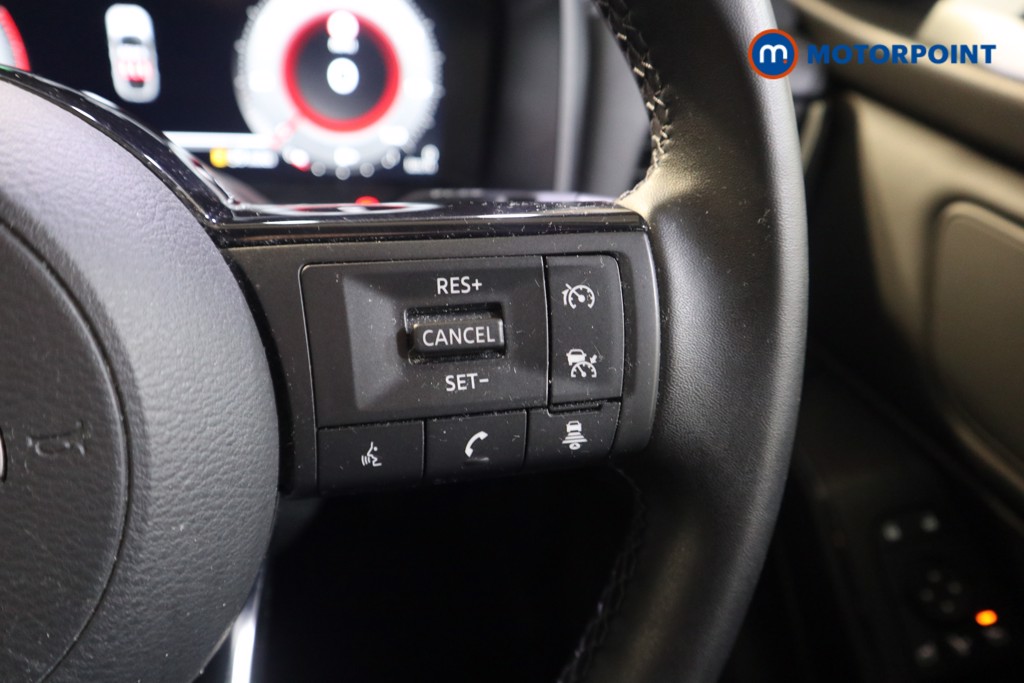 Nissan Qashqai N-Connecta Manual Petrol SUV - Stock Number (1575089) - 4th supplementary image