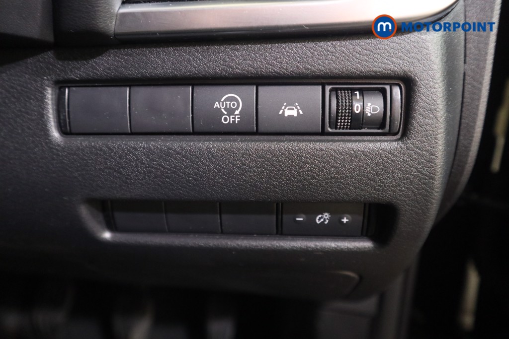 Nissan Qashqai N-Connecta Manual Petrol SUV - Stock Number (1575089) - 9th supplementary image