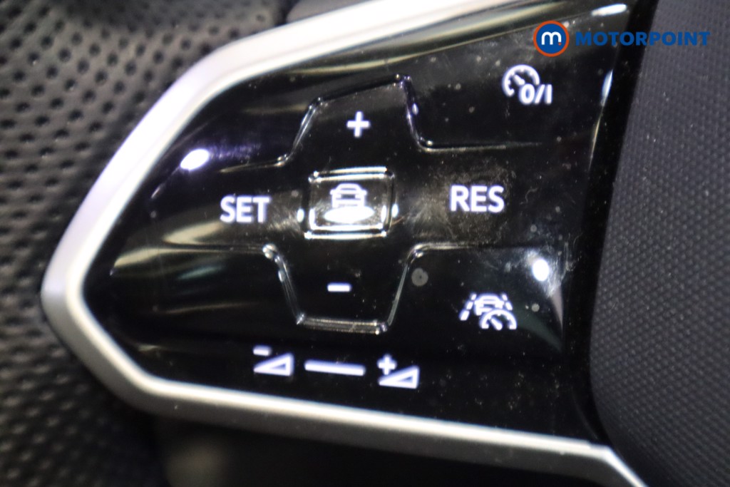 Volkswagen Tiguan R-Line Automatic Diesel SUV - Stock Number (1575963) - 18th supplementary image