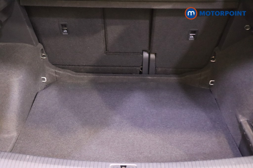 Volkswagen Tiguan R-Line Automatic Diesel SUV - Stock Number (1575963) - 33rd supplementary image