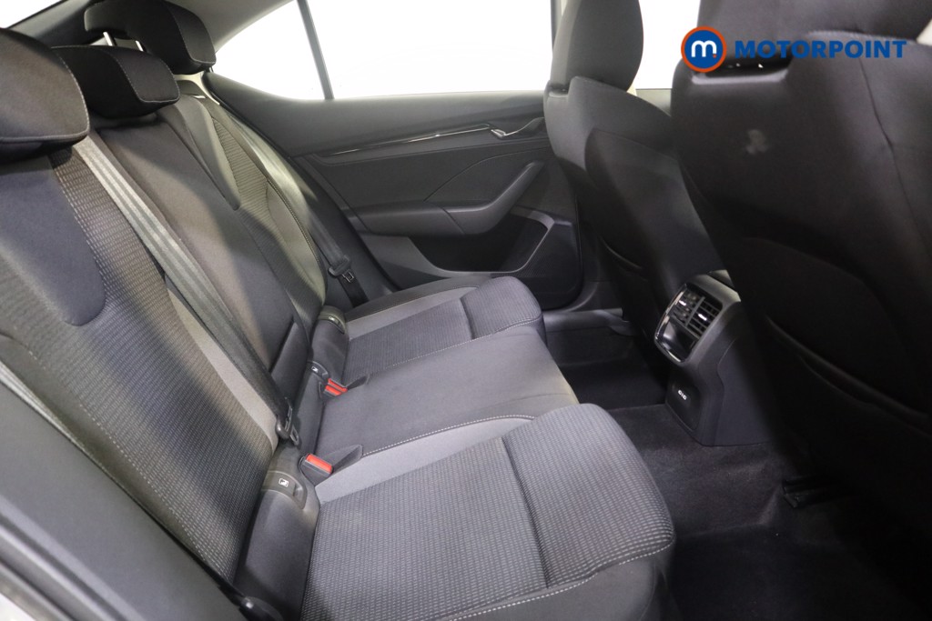 Skoda Octavia SE Manual Petrol Hatchback - Stock Number (1576034) - 12th supplementary image