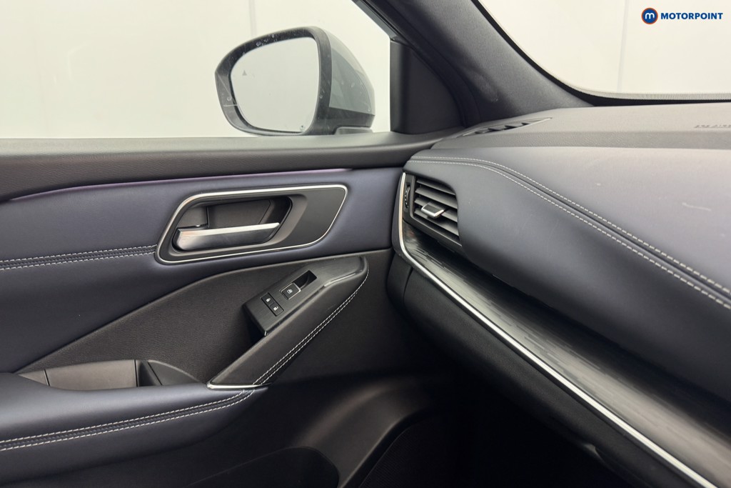 Nissan Qashqai Tekna Manual Petrol SUV - Stock Number (1576092) - 18th supplementary image
