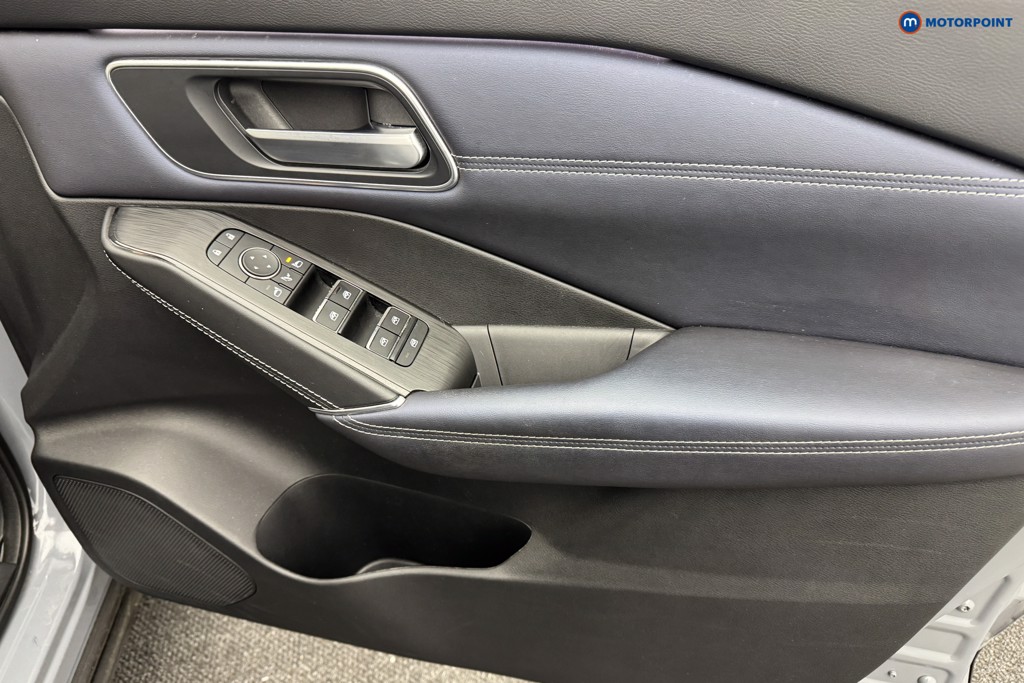 Nissan Qashqai Tekna Manual Petrol SUV - Stock Number (1576092) - 22nd supplementary image