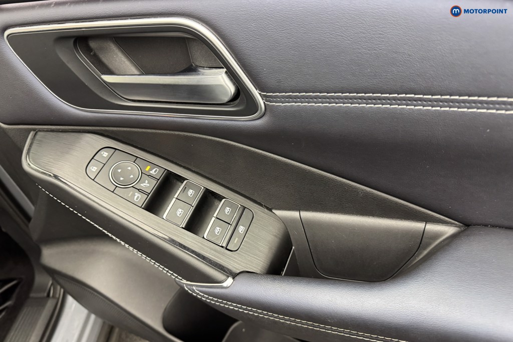 Nissan Qashqai Tekna Manual Petrol SUV - Stock Number (1576092) - 23rd supplementary image