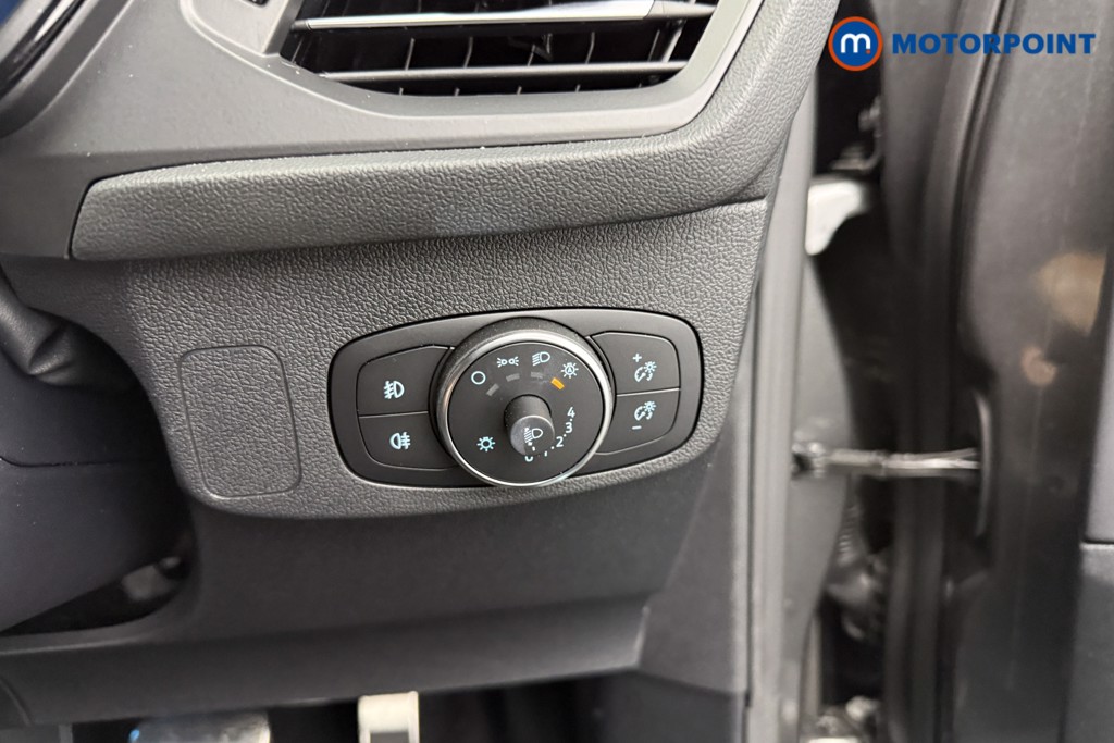 Ford Focus St-Line X Automatic Petrol-Electric Hybrid Estate - Stock Number (1576206) - 14th supplementary image