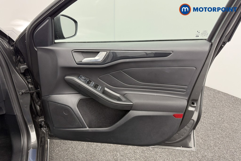 Ford Focus St-Line X Automatic Petrol-Electric Hybrid Estate - Stock Number (1576206) - 16th supplementary image