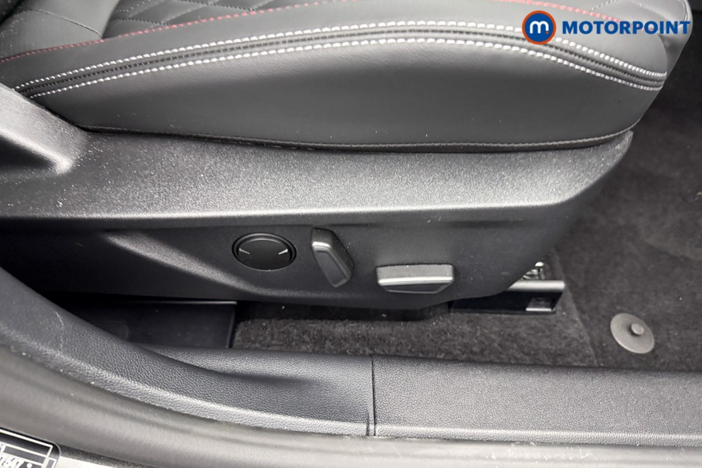 Ford Focus St-Line X Automatic Petrol-Electric Hybrid Estate - Stock Number (1576206) - 17th supplementary image