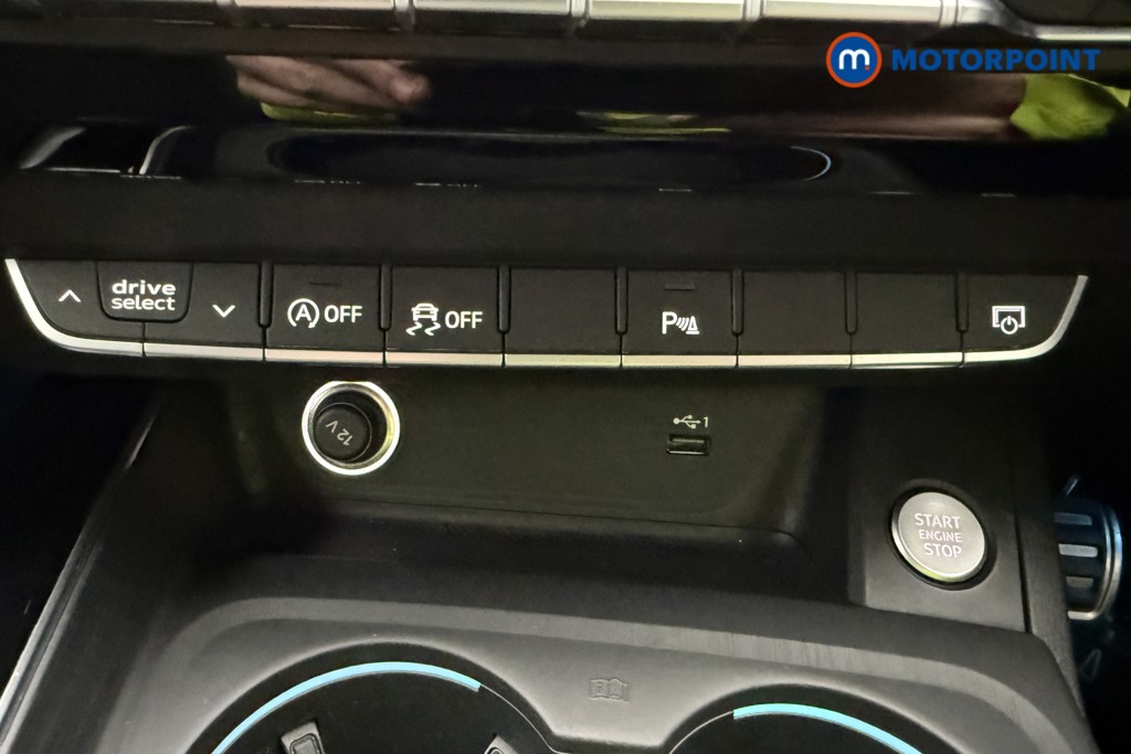 Audi A4 Black Edition Manual Petrol Saloon - Stock Number (1576303) - 17th supplementary image
