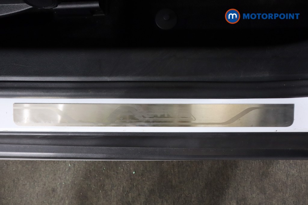 Ford Focus Active Manual Petrol Hatchback - Stock Number (1576588) - 19th supplementary image