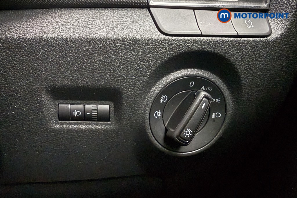 Skoda Fabia Colour Edition Manual Petrol Hatchback - Stock Number (1577228) - 16th supplementary image