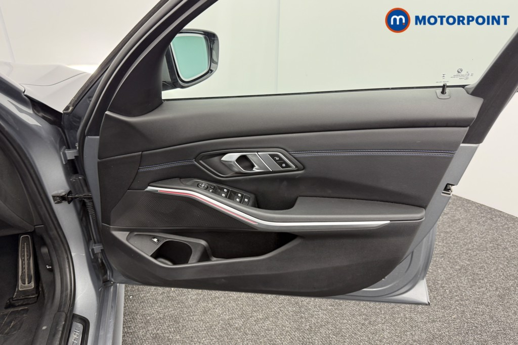BMW 3 Series M Sport Automatic Petrol Plug-In Hybrid Saloon - Stock Number (1578924) - 17th supplementary image