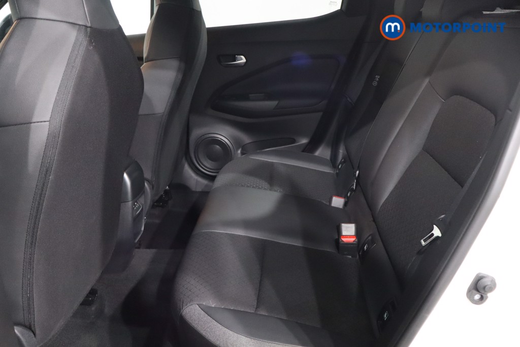 Nissan Juke N-Connecta Automatic Petrol-Electric Hybrid SUV - Stock Number (1579096) - 5th supplementary image